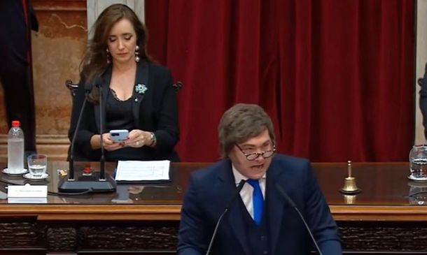 El provocador gesto viral de Victoria Villarruel mientras hablaba Javier Milei