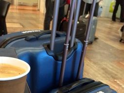 no tan cuidados: en aeroparque, un cafe con medialunas sale $85 no tan cuidados: en aeroparque, un cafe con medialunas sale $85