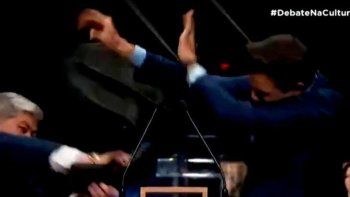 candidato a la alcaldia de san pablo le pego un sillazo a su rival candidato a la alcaldia de san pablo le pego un sillazo a su rival