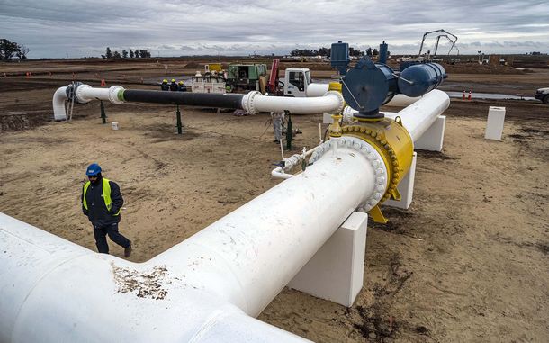 El Gasoducto Néstor Kirchner comenzó a inyectar gas a la red que surte al AMBA