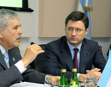 De Vido presentó en Rusia la licitación de dos represas