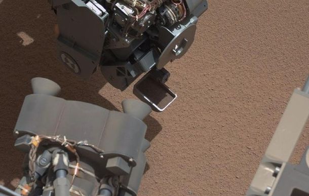 Otro extraño hallazgo del robot Curiosity en Marte