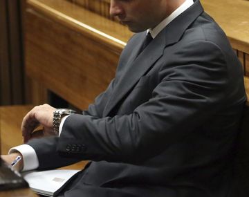 Postergan el juicio a Pistorius hasta que den sentencia