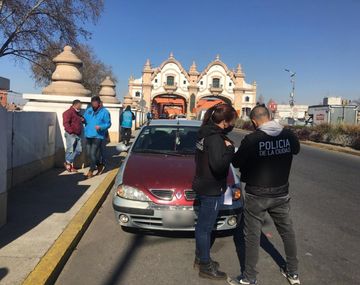 Le pidieron que respete su carril