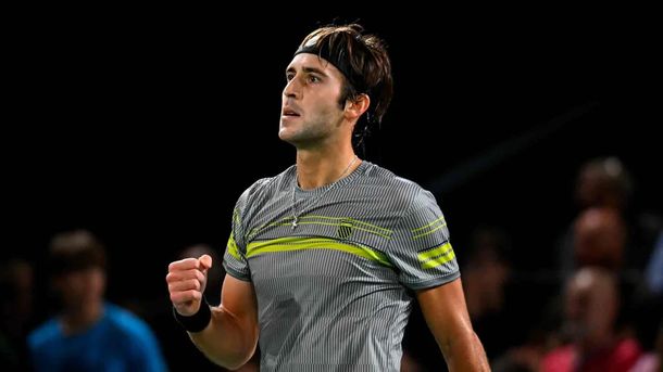 Tomás Etcheverry le ganó a Pavel Kotov y avanzó a octavos de final en Belgrado