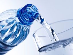 Fin del debate: revelan qué cantidad de agua hay que tomar por día