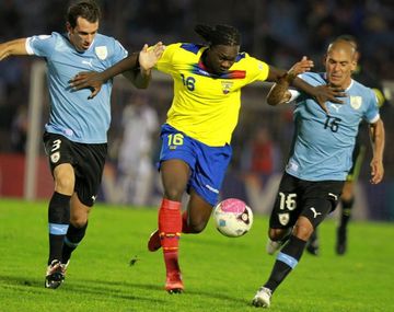 Ecuador venció a Uruguay y puso un pie en el Mundial