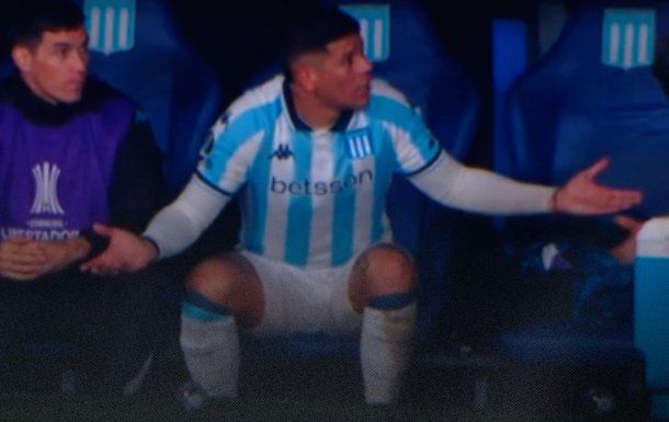Así expulsaron a Marcos Rojo en Racing: estaba en el banco de suplentes