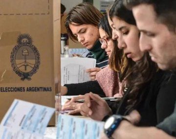 Volvió a su Mar del Plata natal a fiscalizar y un mensaje de su ex la sorprendió: Avisame si vas a...