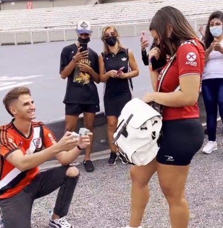 Influencer sanjuanina recibió una propuesta de matrimonio en el estadio Monumental de River