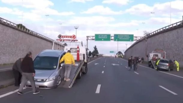 Choque múltiple en la avenida General Paz: una embarazada fue derivada al hospital