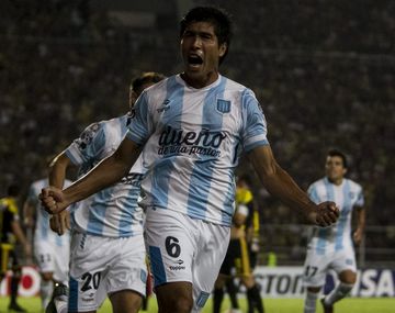 Racing goleó a Deportivo Táchira