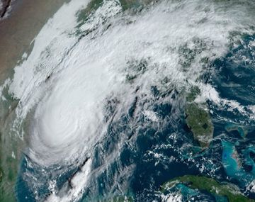 Masiva evacuación en el sur de Estados Unidos por un huracán