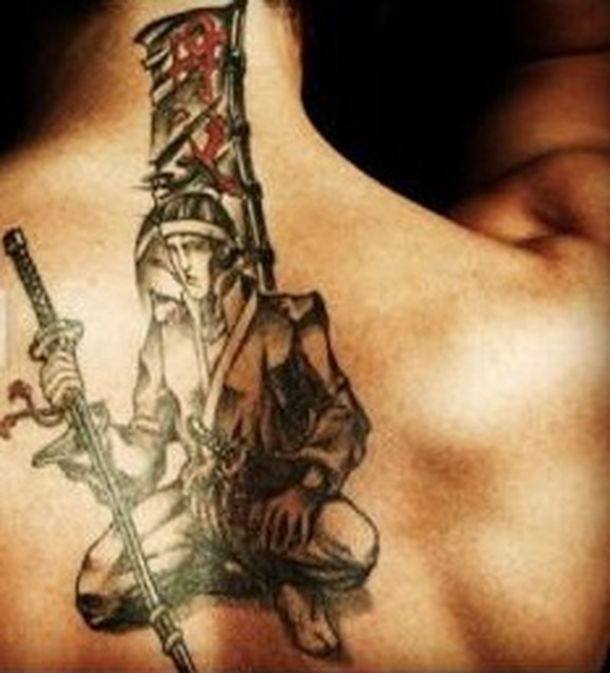 Didnt know Alonso had a nice back piece Hes tatted up Samurai Warrior   rformula1