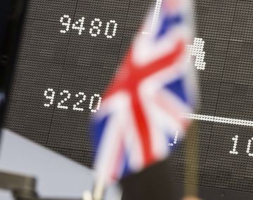 {altText(,Viernes negro en las bolsas del mundo por el #Brexit)}