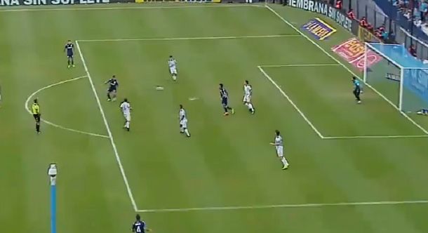 El ex volante de Lanús la agarró de lleno y no perdonó