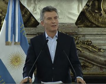 Macri criticó el proyecto de ley antidespidos y dio indicios de que la vetará