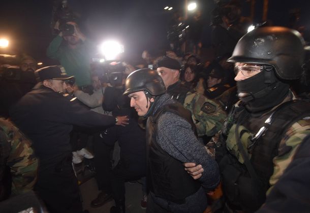 Así trasladaban a José López desde la comisaría de General Rodríguez