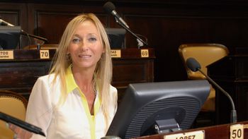 una diputada massista dijo que votaria por scioli, si macri llega al balotaje una diputada massista dijo que votaria por scioli, si macri llega al balotaje