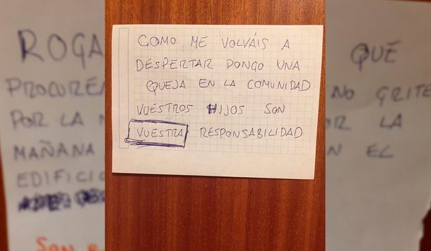 Su vecino le dejó una nota por el llanto de su bebé y su contundente respuesta se hizo viral