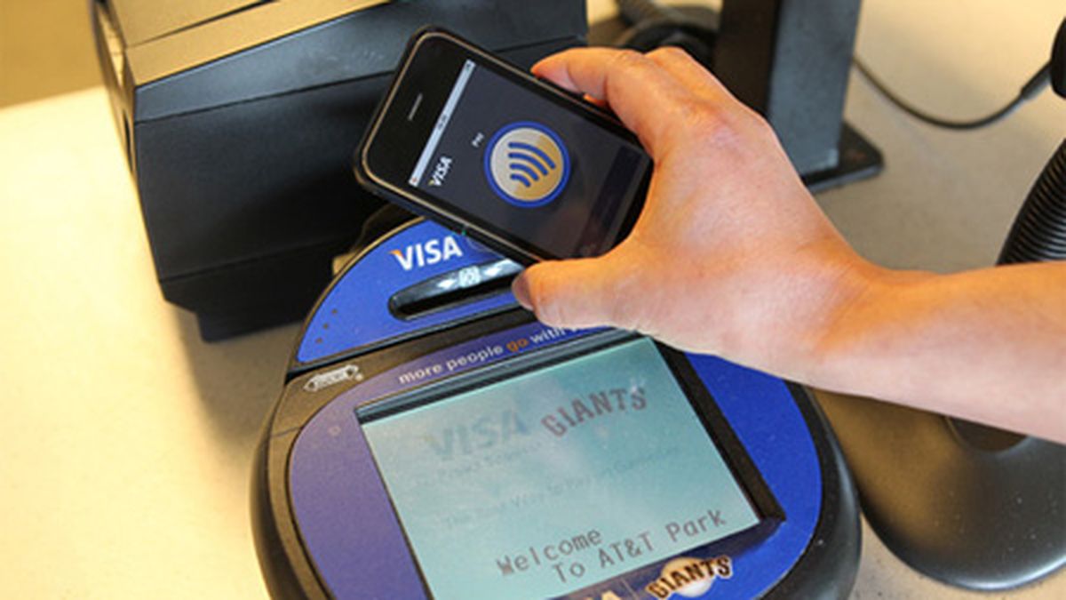 Visa nfc. NFC оплата. Технология бесконтактной оплаты. NFC фото. NFC чип.