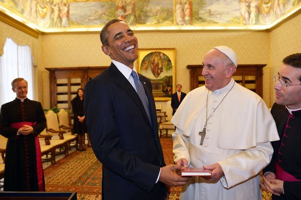 Obama visitó al Papa en el Vaticano: Rece por mí y por mi familia, le pidió