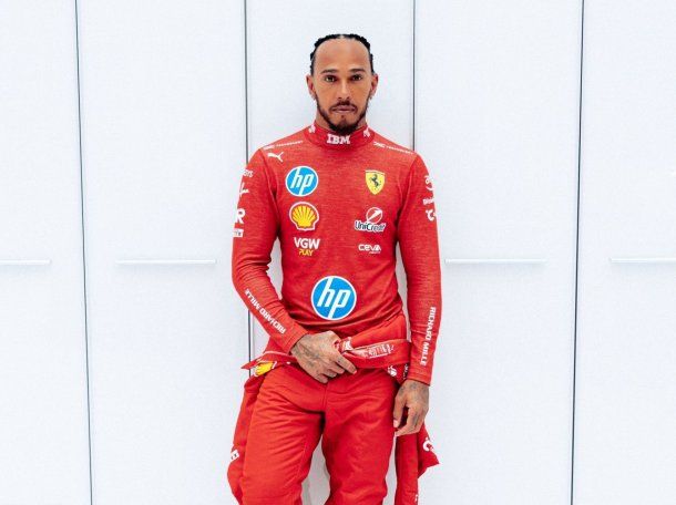 Nueva era en la Fórmula 1: Lewis Hamilton giró arriba de un Ferrari por primera vez