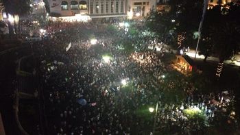 multitudinaria protesta de vecinos en tucuman multitudinaria protesta de vecinos en tucuman