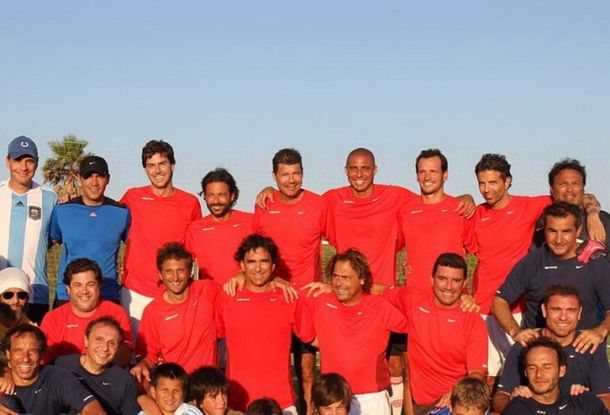 Tinelli y Trezeguet se divirtieron jugando al fútbol en Punta del Este