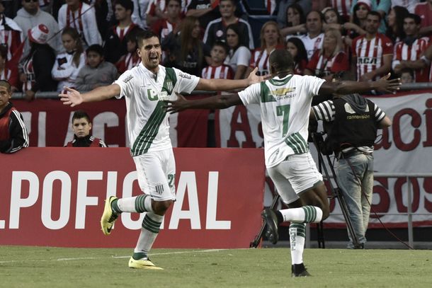 Banfield le ganó a Estudiantes en un puñado de minutos