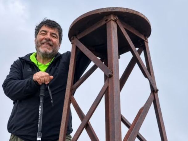 El hombre había viajado desde Bariloche para visitar a su familia y el 12 de octubre emprendió una caminata hacia la cima. El hombre había viajado desde Bariloche para visitar a su familia y el 12 de octubre emprendió una caminata hacia la cima.