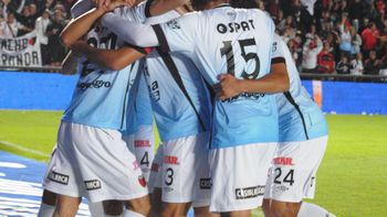 colon le gano a tigre en santa fe y vuelve a ser unico puntero del torneo colon le gano a tigre en santa fe y vuelve a ser unico puntero del torneo