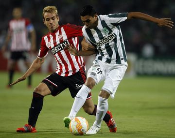 Estudiantes igualó con Atlético Nacional de Medellín en Colombia