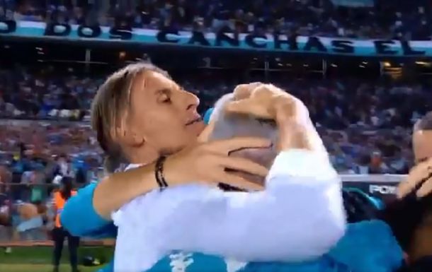 VIDEO: Así fue el festejo de Racing tras derrotar a Independiente en el clásico de Avellaneda