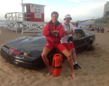 Hasselhoff posó junto a su viejo amigo KITT