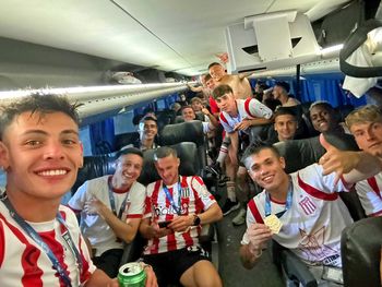 Estudiantes campeón: el festejo siguió en el balcón de la municipalidad