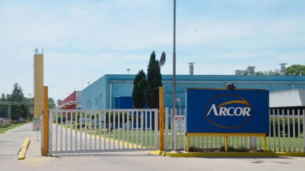 Por la caída del consumo, Arcor suspendió una planta en San Pedro