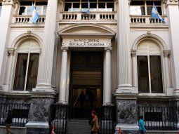 Comunicación del BCRA: impone cepo para dólares financieros