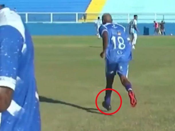 Polémica en Brasil: un jugador salió de prisión y jugó la final con una tobillera electrónica