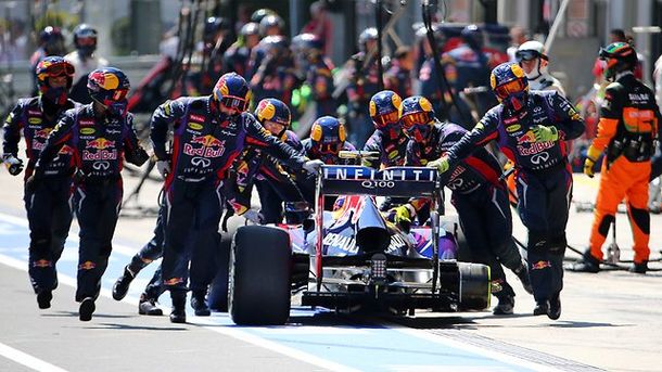 Insólito accidente en la F1 deja a un camarógrafo herido