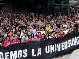 conadu desmintio el aumento a docentes universitarios anunciado por el gobierno y ratifico el paro conadu desmintio el aumento a docentes universitarios anunciado por el gobierno y ratifico el paro