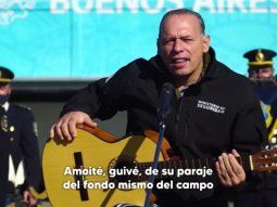 Sergio Berni grabo un video recitando y tocando la guitarra en homenaje a los héroes de Malvinas