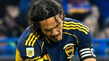 silbidos: cavani volvio a ser titular y asi lo despidio la hinchada de boca al ser reemplazado silbidos: cavani volvio a ser titular y asi lo despidio la hinchada de boca al ser reemplazado