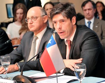 Abal Medina agradeció a Chile su apoyo por la Fragata