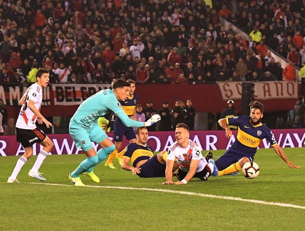 Superclásico: Conmebol publicó los audios del VAR en el penal para River y la expulsión de Capaldo de Boca