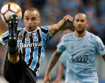 Gremio vapuleó a Atlético Tucumán