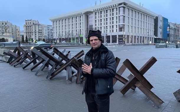 Estremecedor: le disparan a quemarropa a periodista chileno en Ucrania