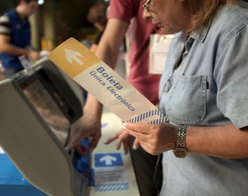 Más de 300 mil porteños ensayaron el voto electrónico