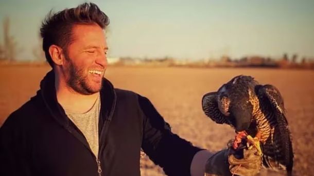 Tras su retiro, Neumann trabaja en un campo de su ciudad natal y entrena halcones. Tras su retiro, Neumann trabaja en un campo de su ciudad natal y entrena halcones.