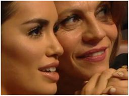 premios gardel 2017: el abrazo de lali esposito a marcela morelo premios gardel 2017: el abrazo de lali esposito a marcela morelo